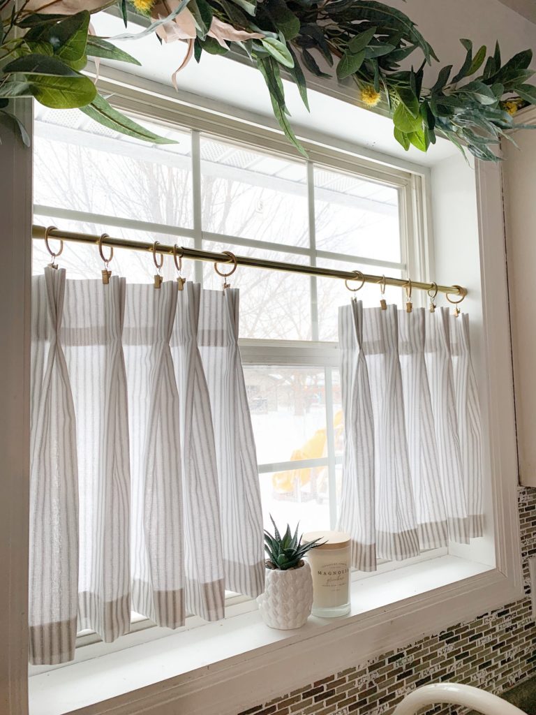 kitchen tiers curtains        <h3 class=