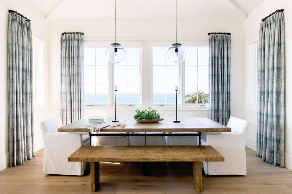 Coastal decor dining room